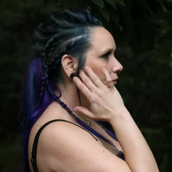 Meet your Posher, Rhonda - Picture 1 of 1